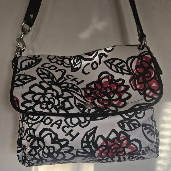 Limited Edition Coach Poppy Messenger Bag #F16915 - Picture 2 of 12